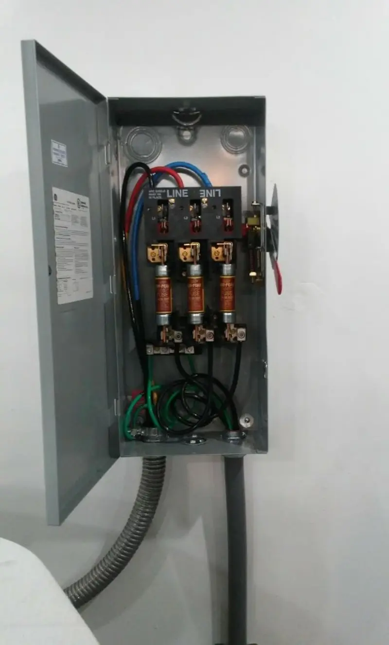 Three-phase disconnect switch installed for Electrical Wiring & Rewiring in Aumsville